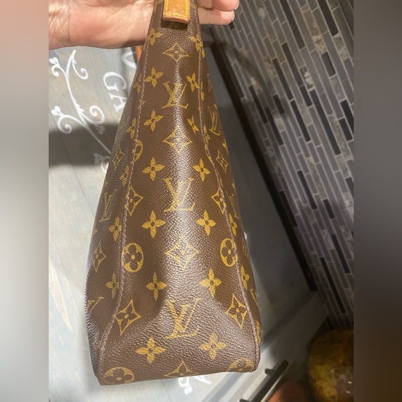 Louis Vuitton Looping GM Bag - Picture 3 of 12